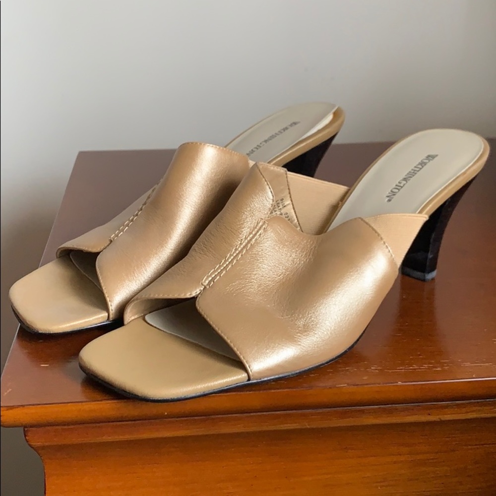 SIZE 9 1/2 WOMANS HEELS